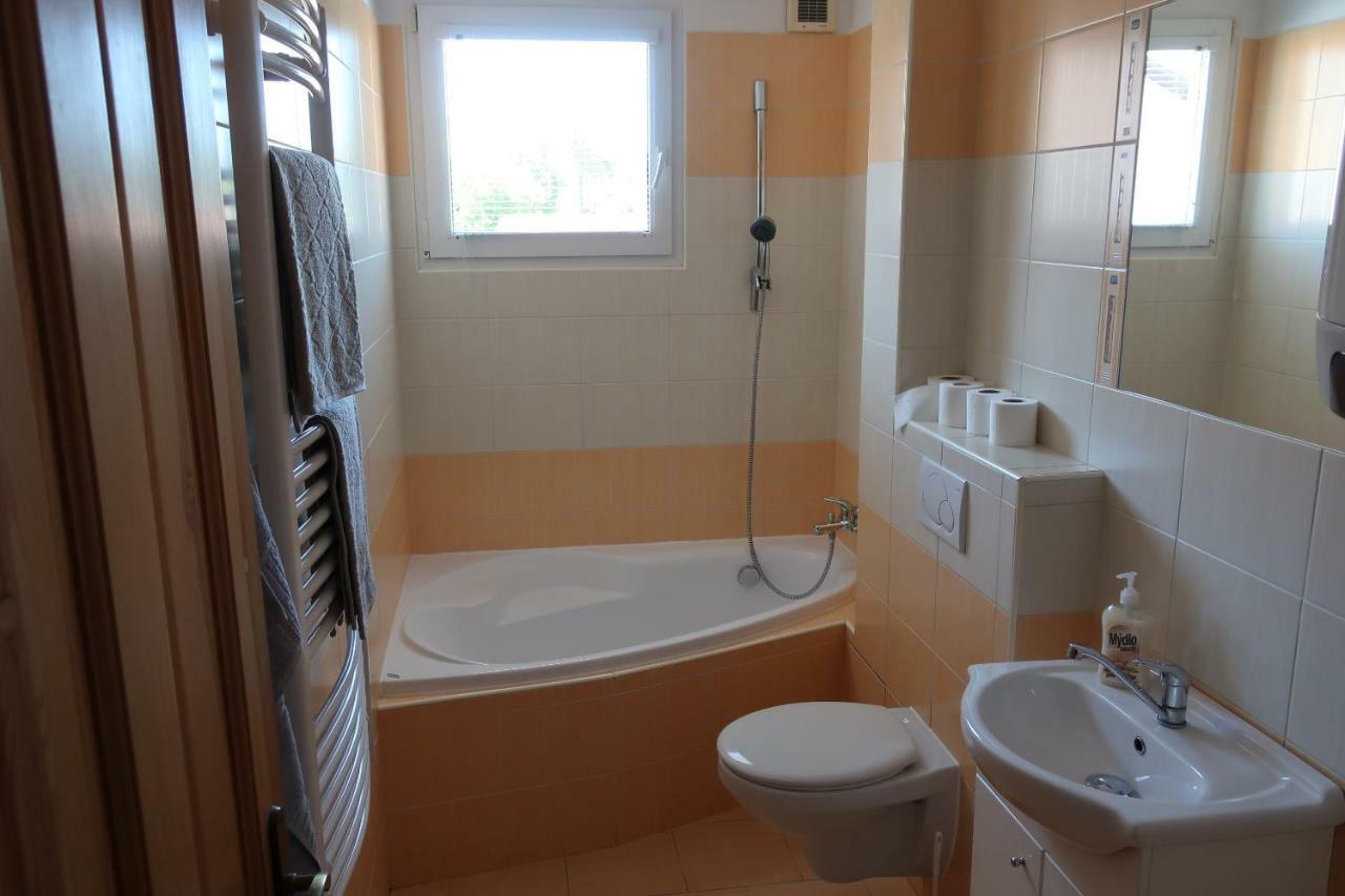 Apartman 819 Lejlighed Třeboň Eksteriør billede